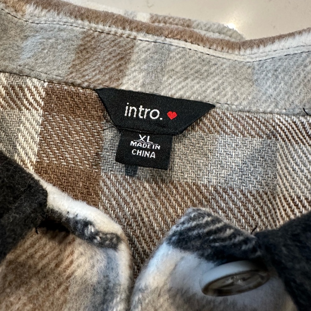 Intro shacket - Picture 3 of 6